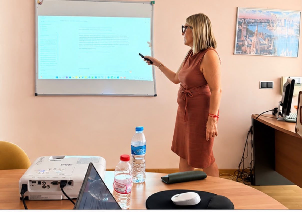 Sesión formativa y trabajo real con profesionales